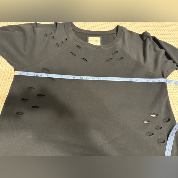 Chelsea DeBoer By Lily & Lottie Distressed Pullover Sweater Size M (#229) - Picture 10 of 11